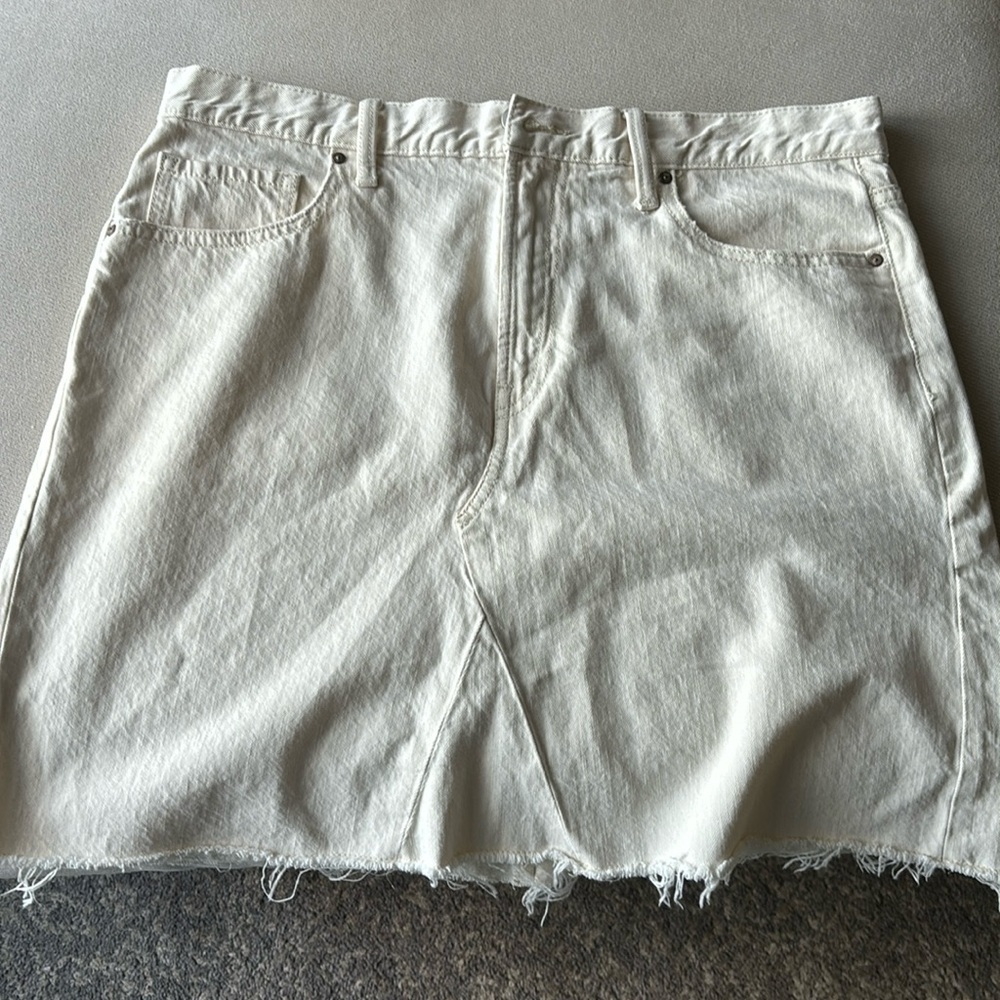 gap jean mini skirt cream frayed ends in size 42